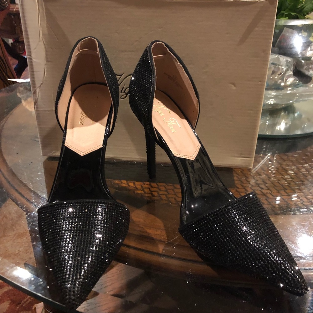VIGO FIORE “Selina” black heels